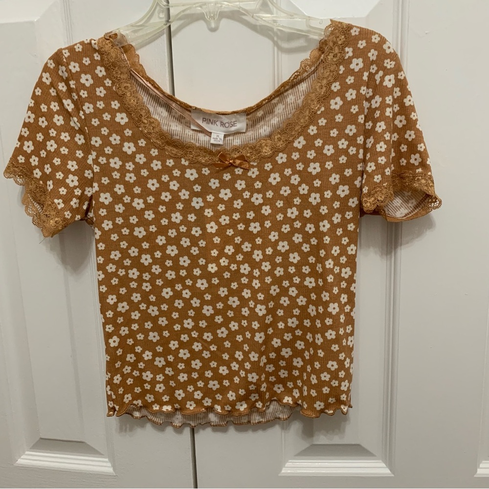 Floral crop top. 1/2 price Friday 🌸🌸. Thursday Special $5